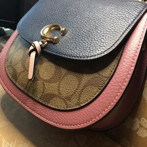 Coach Signature Crossbody in Navy & Lavender pebbled Leather and gold hardware